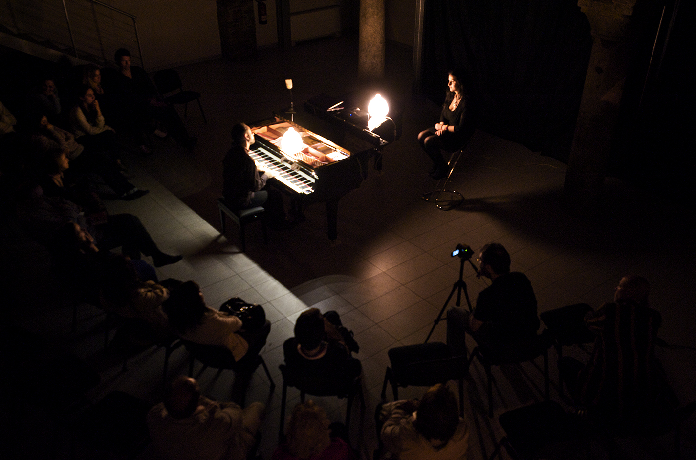MILANO – Performance pubblica
